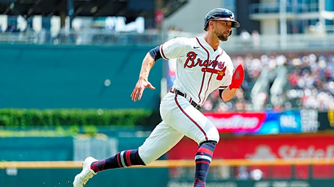 Eli White exits game after falling on his way to second base