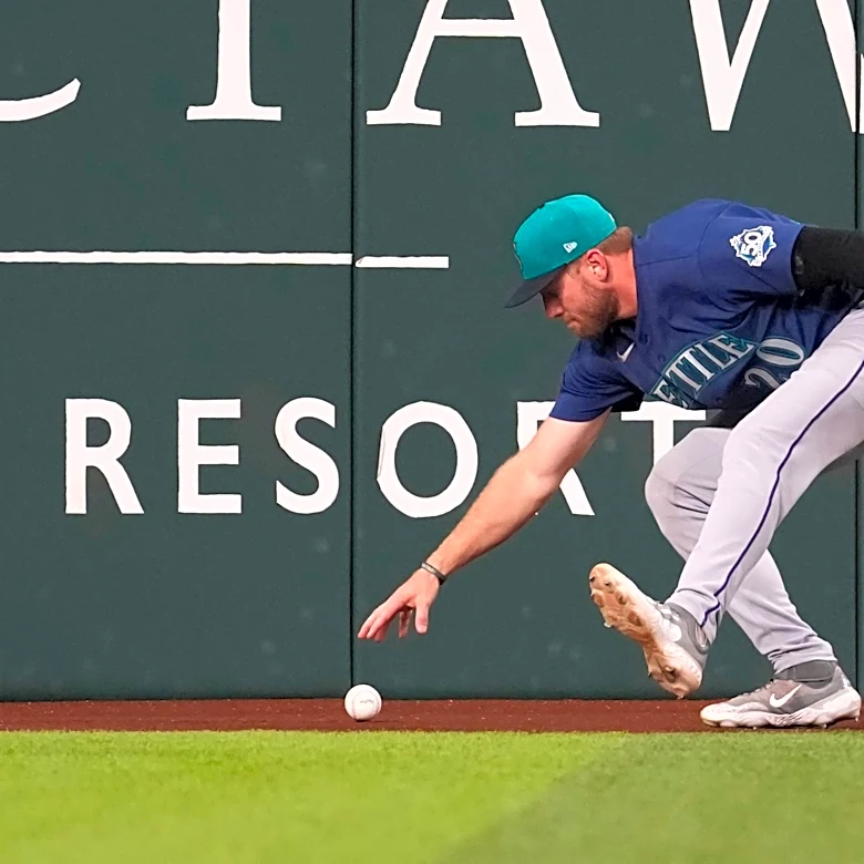 Mary Oliver recaps a 7-1 Mariners loss to the Rangers