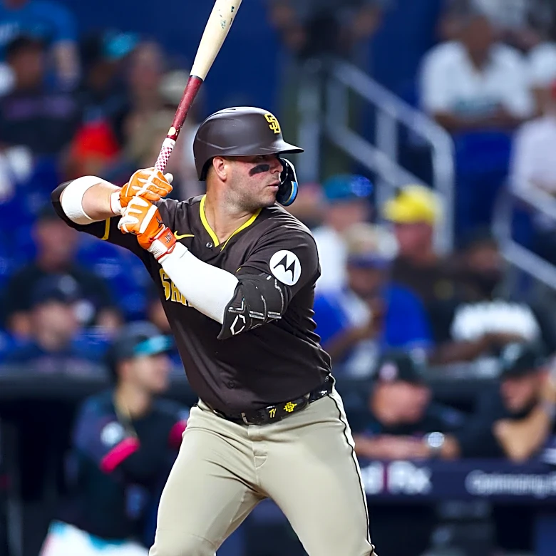 Padres dominate Marlins 7-2, eye series sweep today