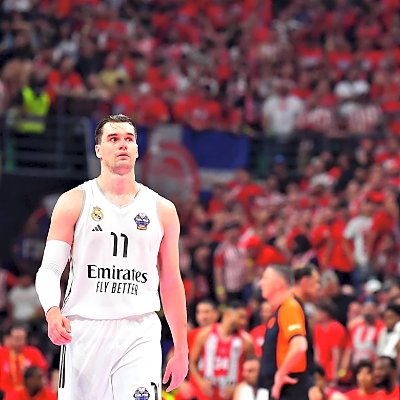 Cavs sign small forward from Europe