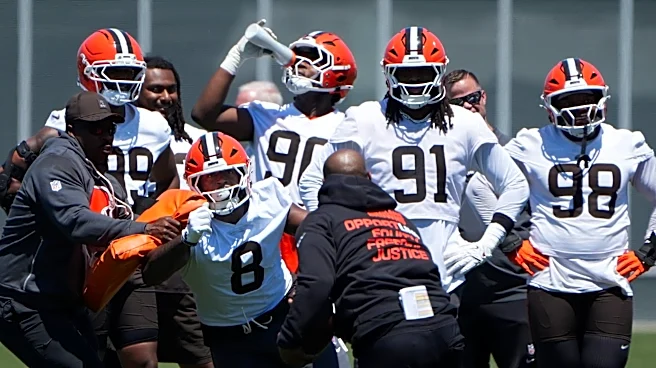 Browns still looking for help at defensive end