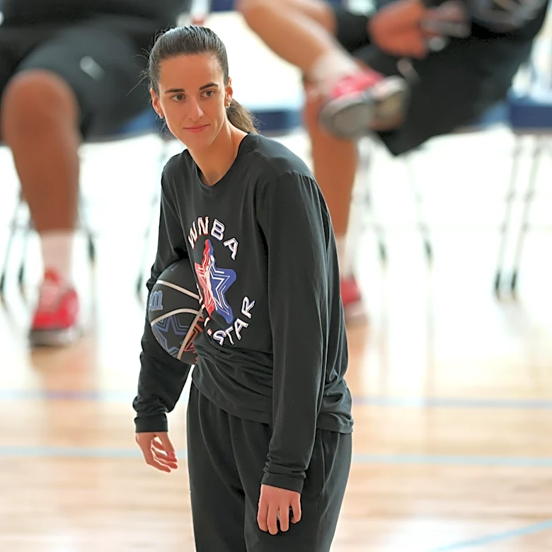 Op-Ed: The conversations about Caitlin Clark are no longer about Caitlin Clark