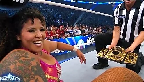 Willow Nightingale wins the AEW women’s world championship and puts it right in her backpack