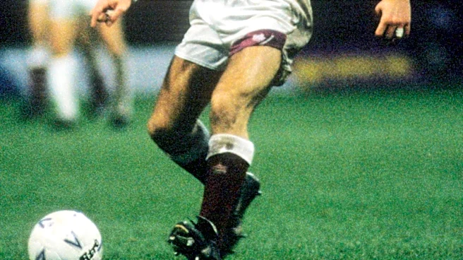 On This Day (27th July 1993): Sunderland Bag Fergie And Chase Irish Defender!