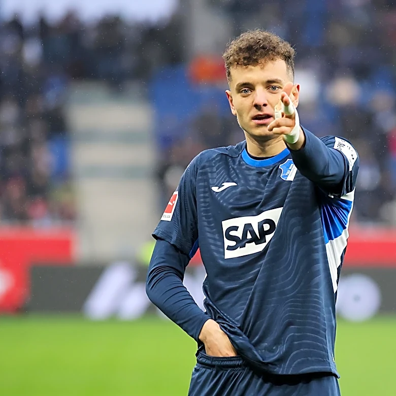 Ferran Torres or Fisnik Asllani: Which player would you prefer to have at Barcelona next season?