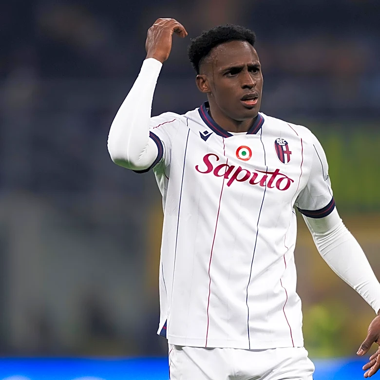 Report: Como enter the race to sign Bologna’s Jhon Lucumí