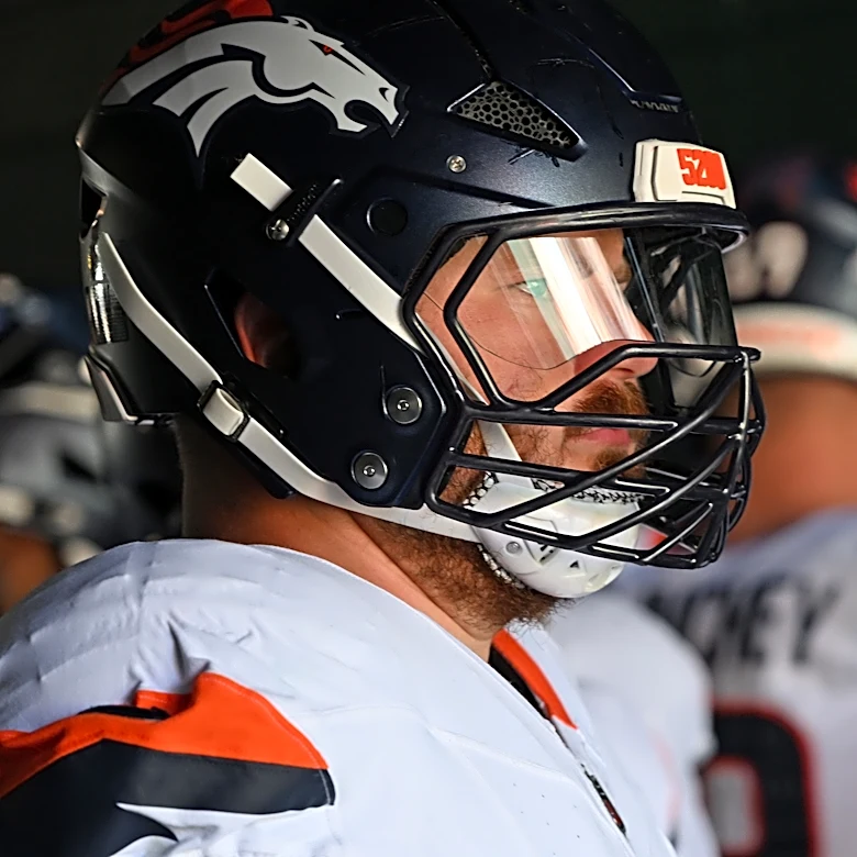 Offensive guard Ben Powers agrees to contract restructure