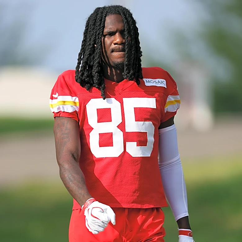 Andrew Armstrong working to factor into the Chiefs’ receiving corps