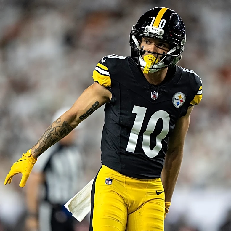 Aaron Rodgers has glowing expectations for Roman Wilson