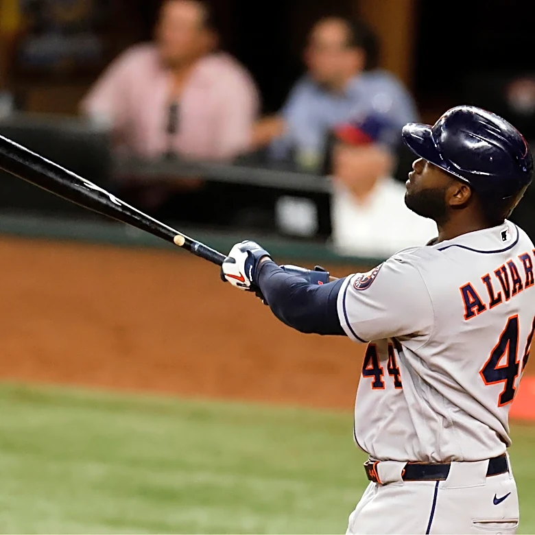 Yordan Plays Hero in 9th, Astros Topple Angels 3-2