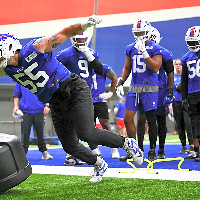 Michael Hoecht injury: Buffalo Bills pass rusher practicing