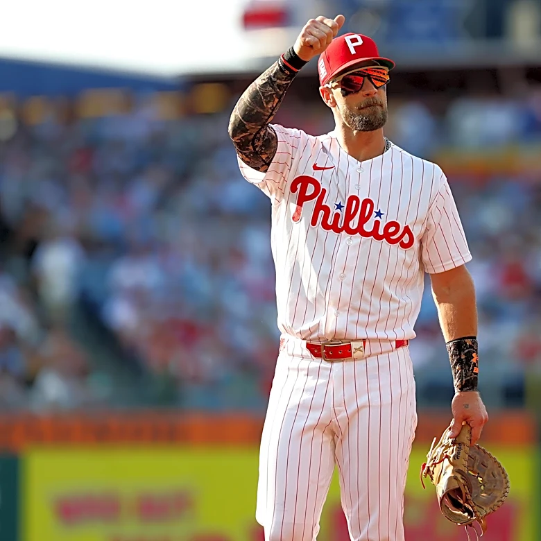 Should Harper Move to the Outfield?