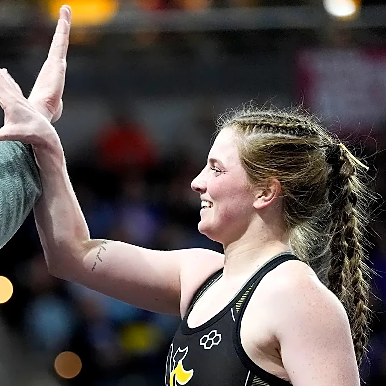 Vinton-Shellsburg alumna Chloe Sanders to wrestle for the Cyclones