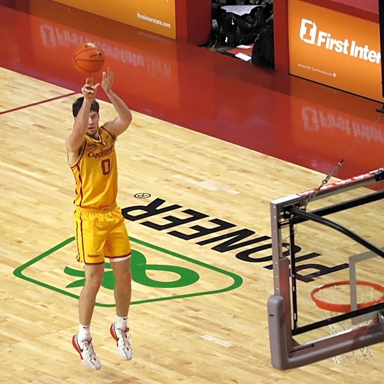 Nürnberg Falcons BC signs former Cyclone Nate Heise