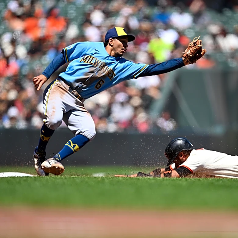 Bullpen implodes as Brewers drop series to the Giants