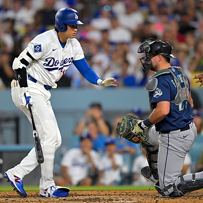 Mariners lose to Dodgers 4-2