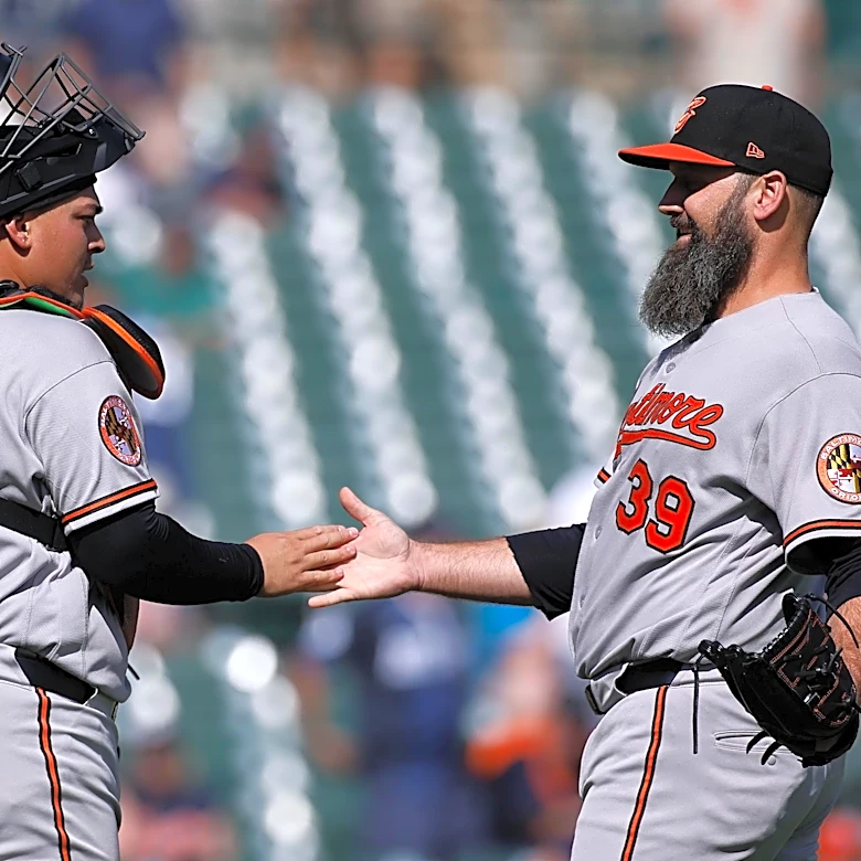 Orioles news: Trade deadline nears, Rogers wants to stay