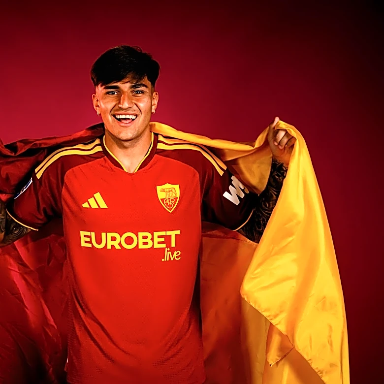 Official: Roma Signs Santiago Castro