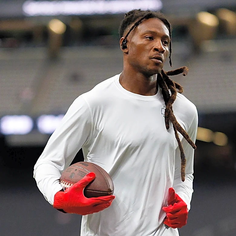 DeAndre Hopkins no longer coaching for Patriots