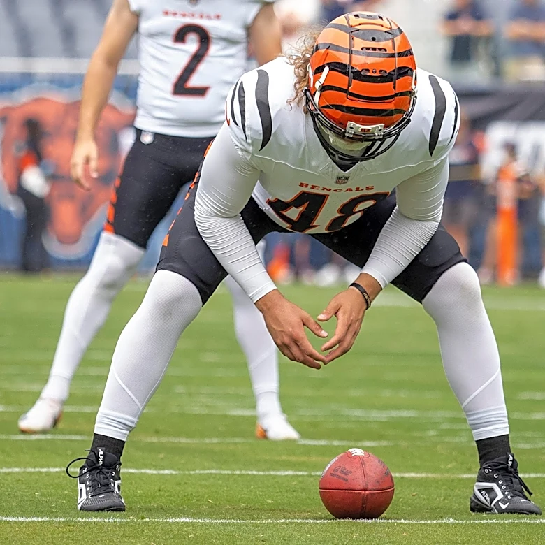 Packers work out pass-catchers, long snappers on Thursday