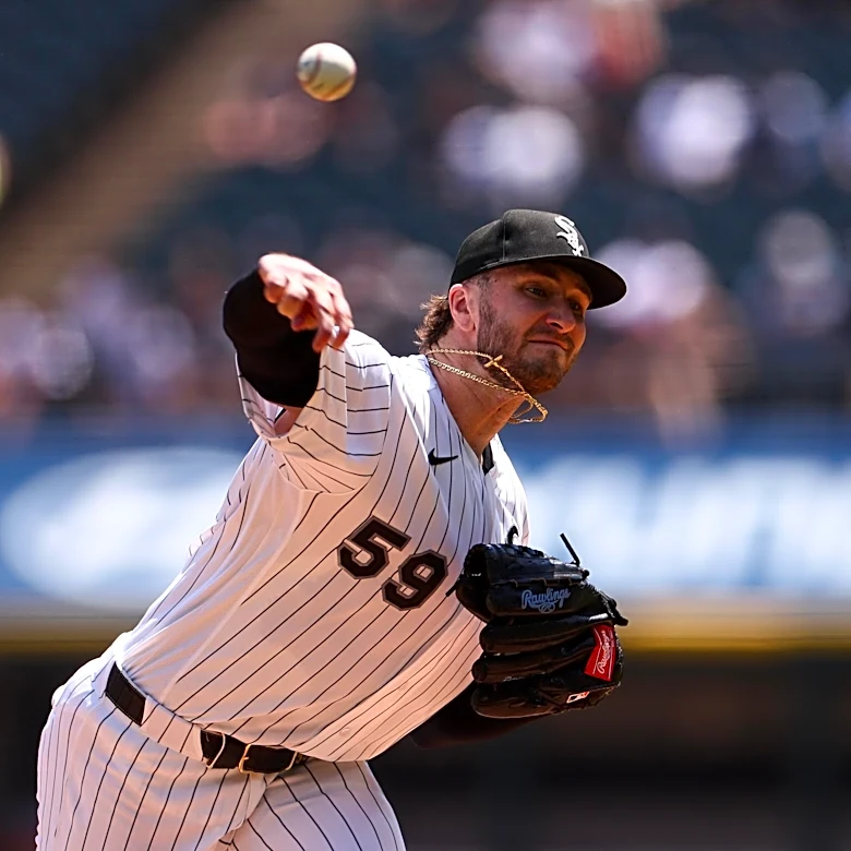 White Sox gifted an actual walk-off walk, beat Yankees 2-1 in 11