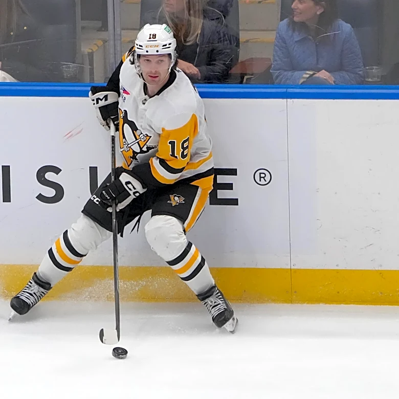 Penguins extend Tommy Novak for three years