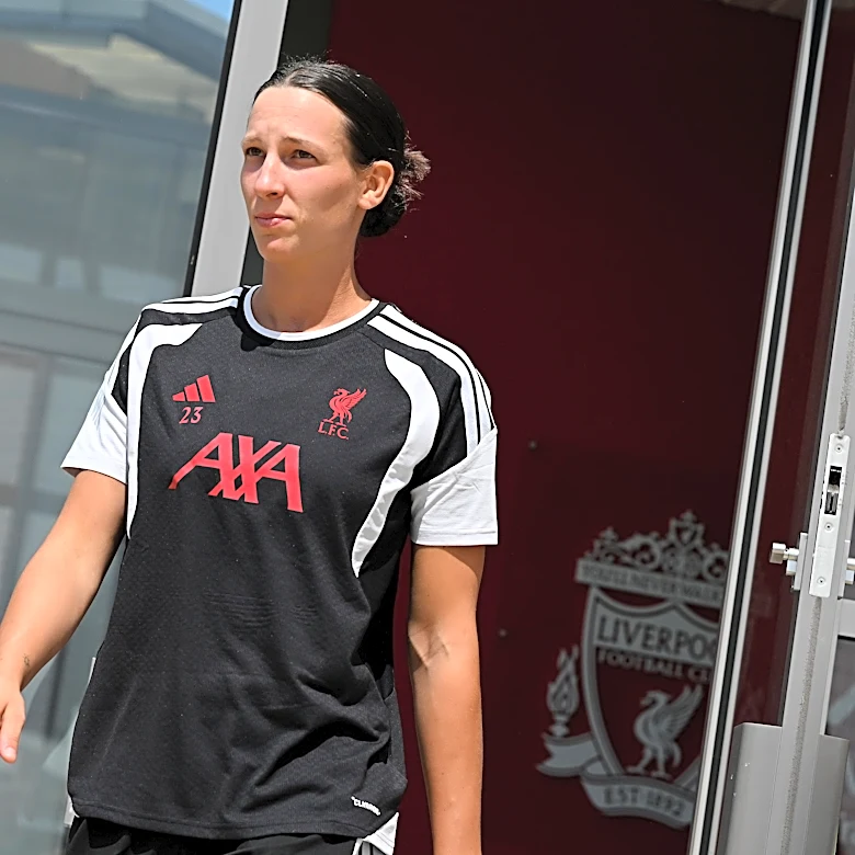 Sara Agrez: “Proud” to Join Liverpool, “A Big Traditional Club”