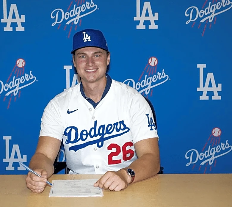 Dodgers draft picks signing their first contracts