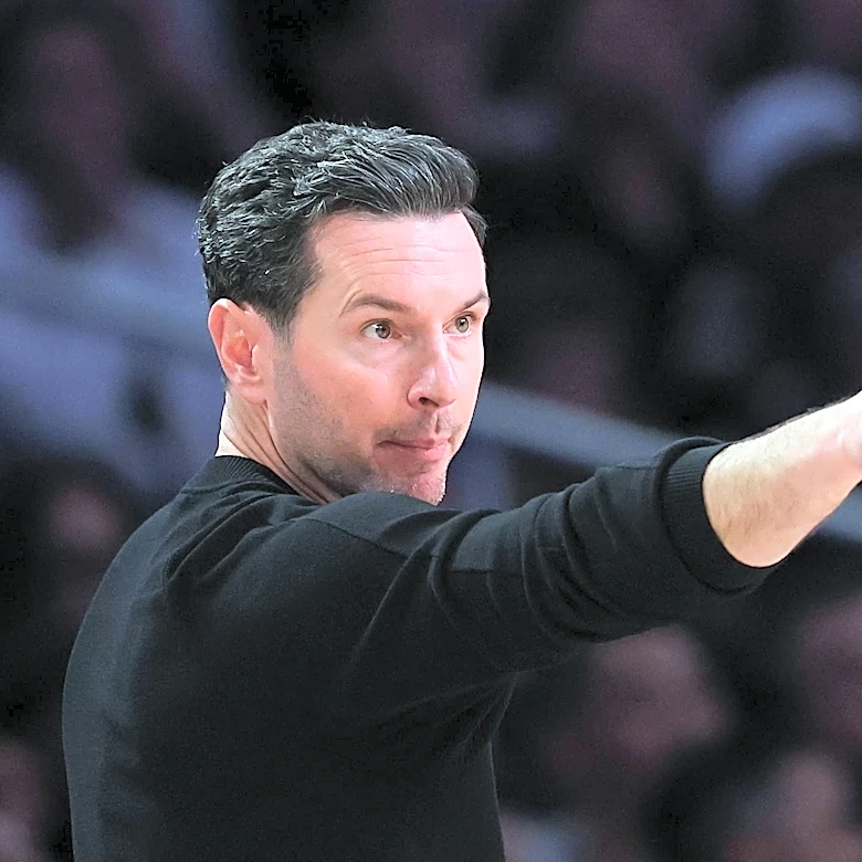 Lakers still ‘hunting for reinforcements’ at center