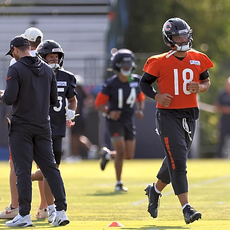 Chicago Bears Defense Strikes Back but Williams-Loveland Connection Shines