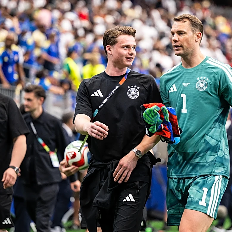 Manuel Neuer dismisses reported agreement to give Jonas Urbig more playing time