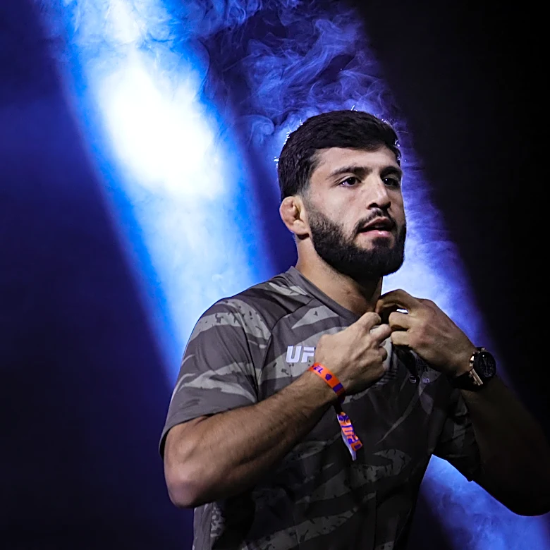 No chance! UFC contender Arman Tsarukyan crushes Indian fitness influencer Ankit Baiyanpuria in lopsided grappling match | Video