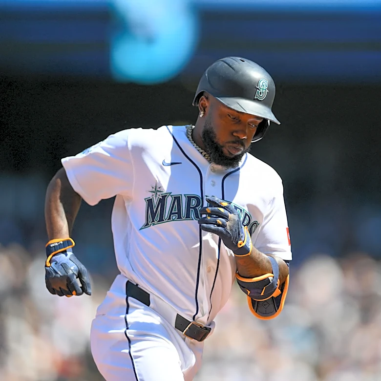 Ugly wins are still wins: Mariners walk off Twins, 4-3