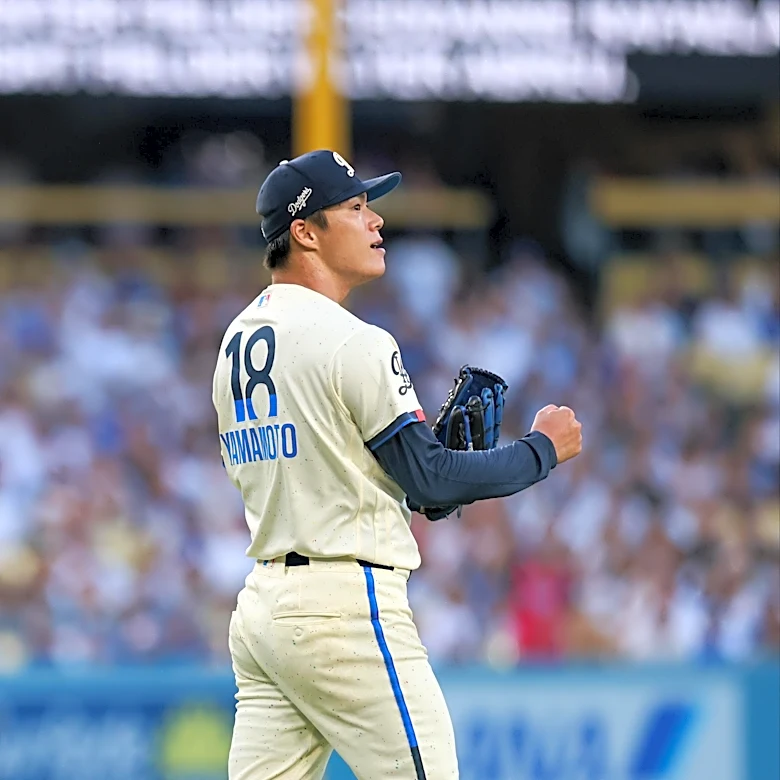 Yoshinobu Yamamoto goes deep, Dodgers can’t support him