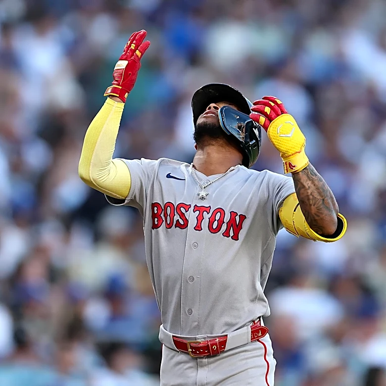 Sox beat Dodgers, win 8th series in a row