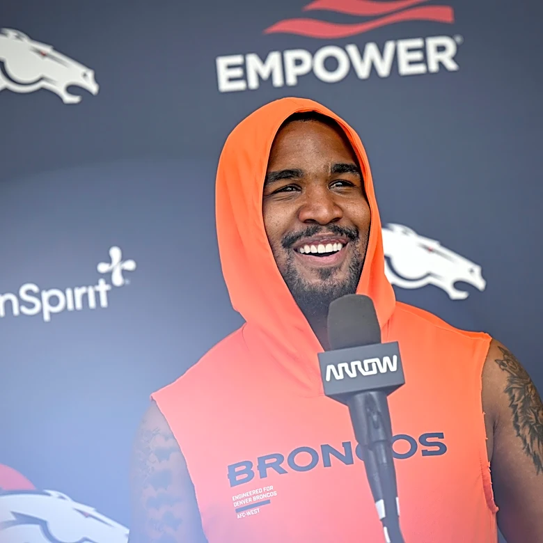 Jaylen Waddle earning high praise from teammates at training camp
