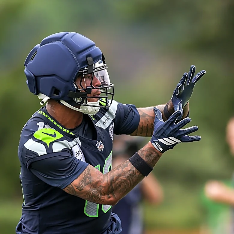 Seahawks News: Elijah Arroyo making himself known at Seahawks camp