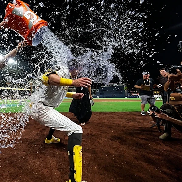 Padres take second game from Giants in dramatic fashion
