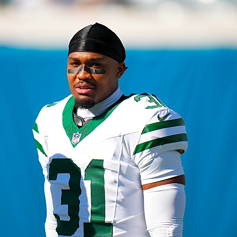 49ers sign RB Khalil Herbert and former Colts 6th-round edge rusher; waive Eli Apple