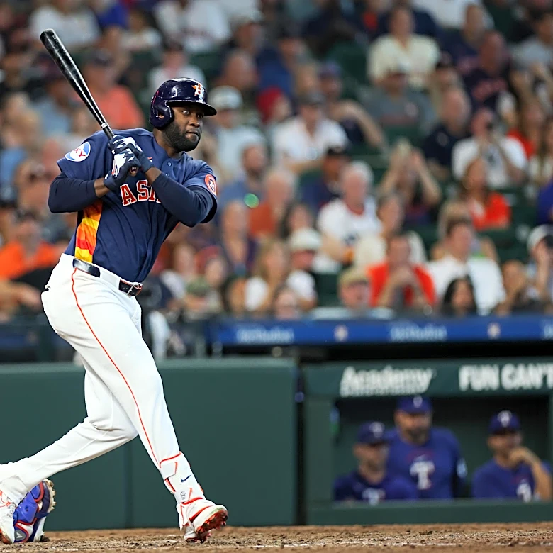 Astros Finish Sweep of Rangers With 7-3 Win, Lead AL West by 2.5 Games