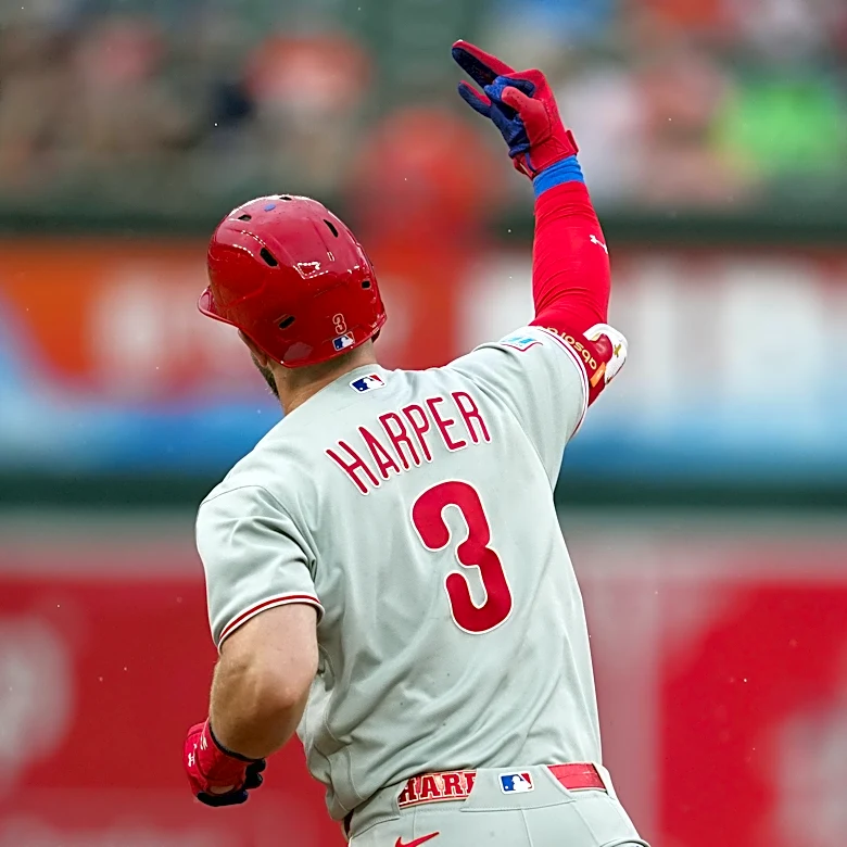Phillies news: Bryan de la Cruz, Luis Arraez, Kevin Gausman