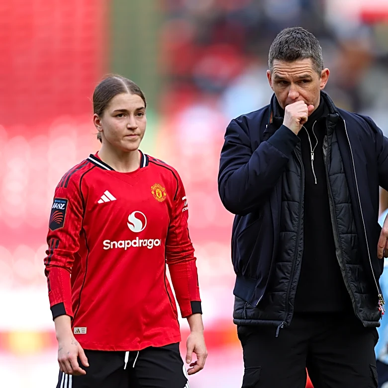 Skinner leaves Manchester United women team