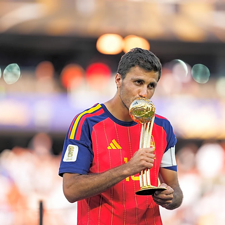 Barcelona keeping an eye on the Rodri-Real Madrid saga – report