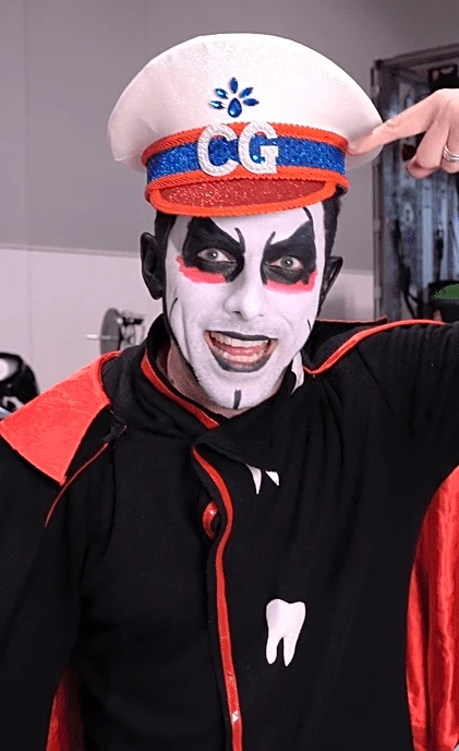Tweets of the Week: Danhausen’s mistake, El Grande Americano man of culture, more!