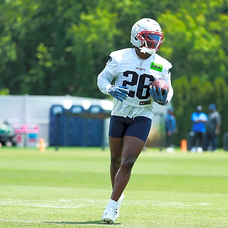 Patriots make change at defensive tackle, activate RB Terrell Jennings