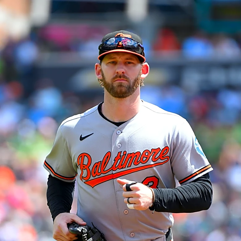 Orioles trade Taylor Ward to Mariners for three players