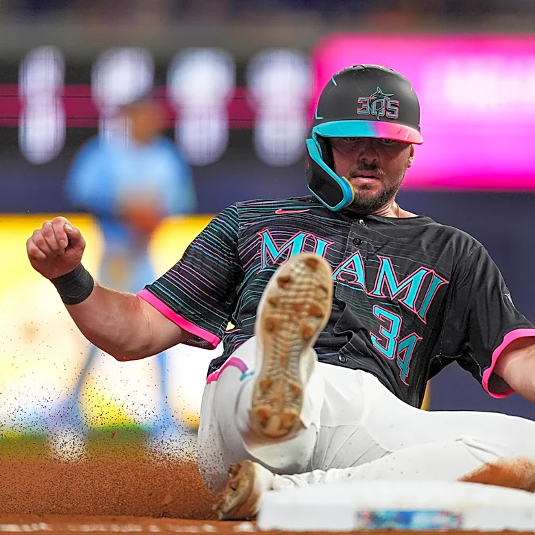 Tampa Bay Rays acquire C/1B Liam Hicks