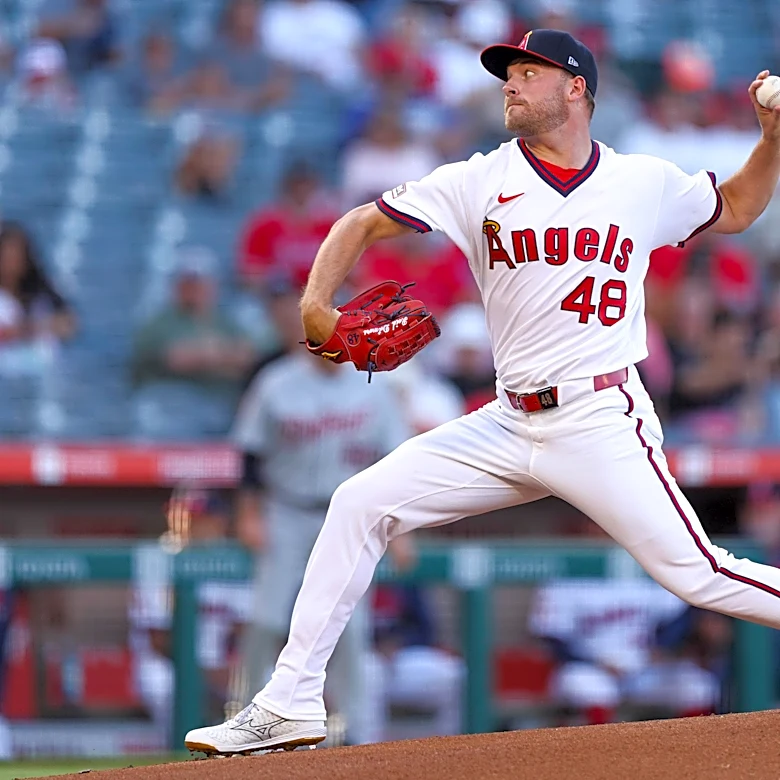 Cubs acquire Reid Detmers from Angels
