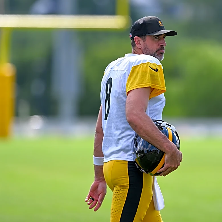 Steelers QB Aaron Rodger rips Dianna Russini after Mike Vrabel scandal