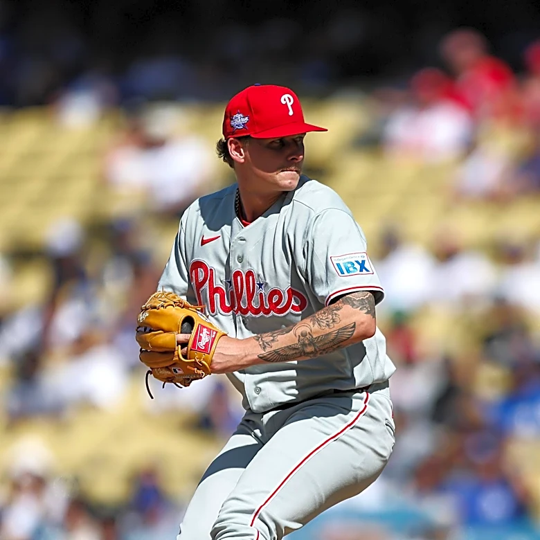 Royals acquire right-handed reliever Nolan Hoffman